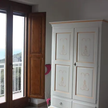 Apartment Pizzo Corvo Furore